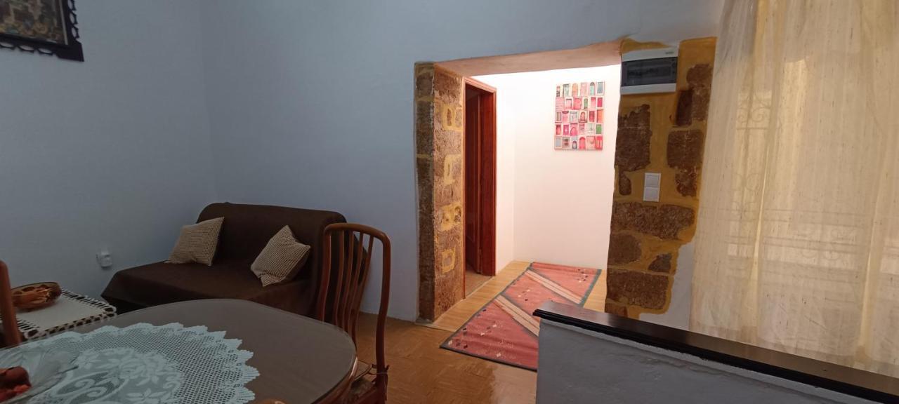 Comfortable And Spacious Stone Traditional Semesterbostad