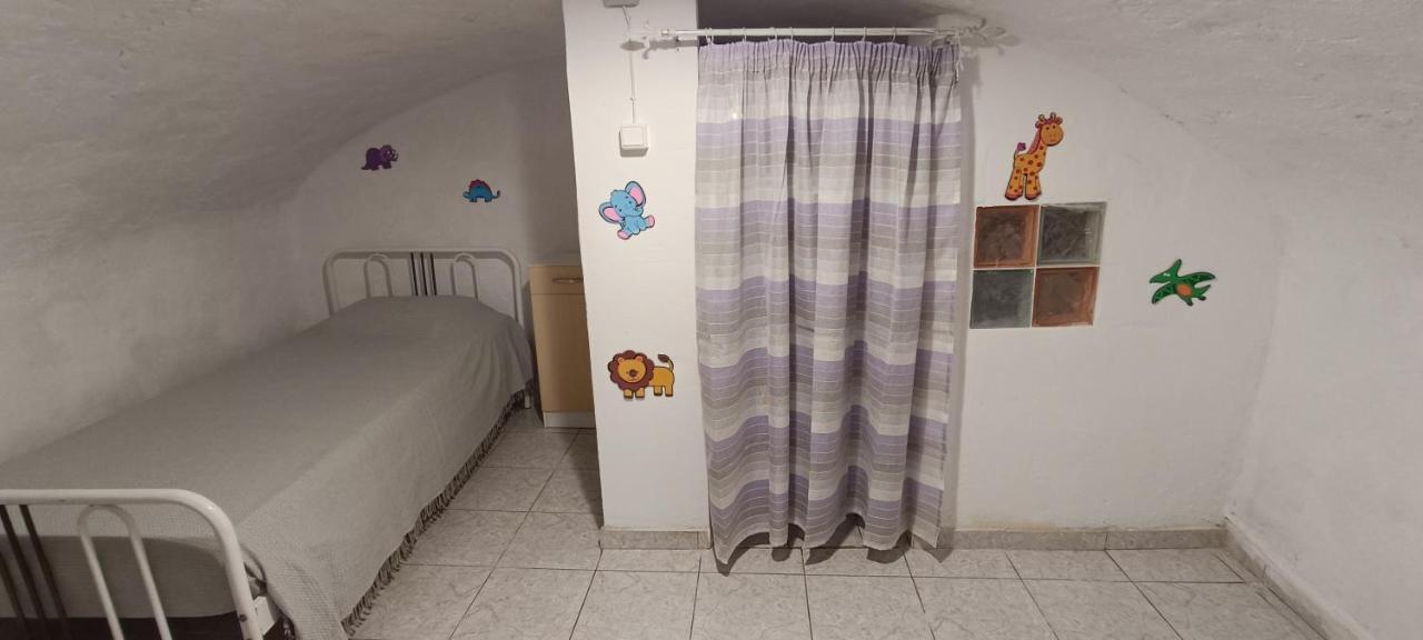 Semesterbostad Comfortable And Spacious Stone Traditional Chania (Crete)